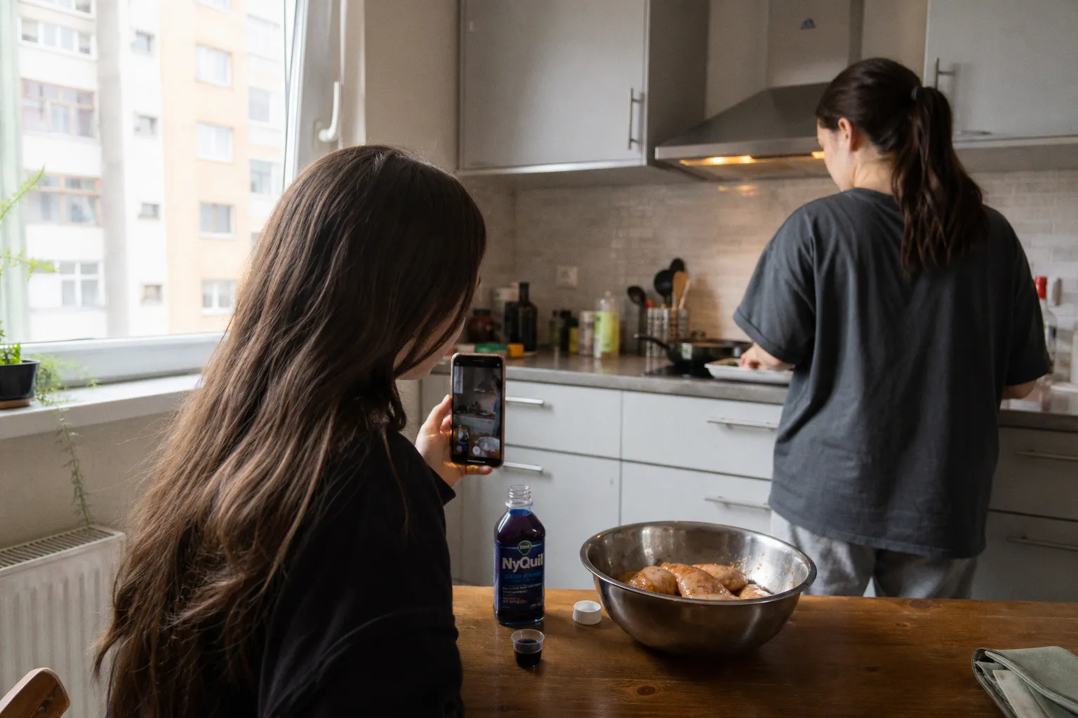 Что такое «курица в NyQuil»: как интернет-миф стал опасным трендом для FDA
